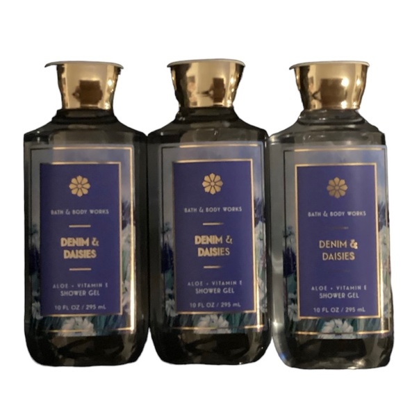 3 X DENIM & DAISIES Aloe + Vitamin E Shower Gel 10 fl.oz. Bath & Body Works